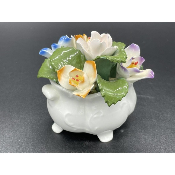 Vintage Aynsley Bone China February Crocus Floral Arrangement Birth Month - Picture 5 of 9